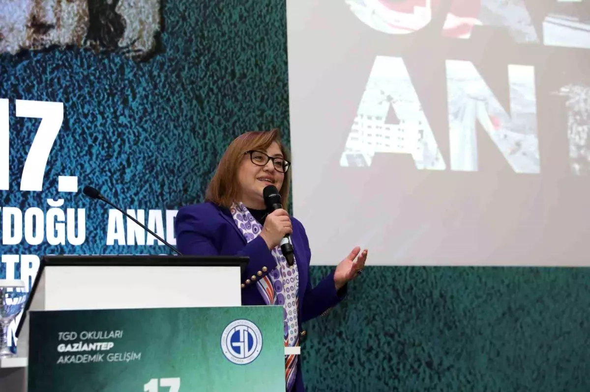 Başkan Fatma Şahin’in Espirileriyle Renklenen Gastroenteroloji Günleri