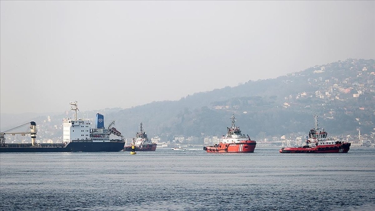 İstanbul Boğazı’nda gemi trafiği çift yönlü askıya alındı