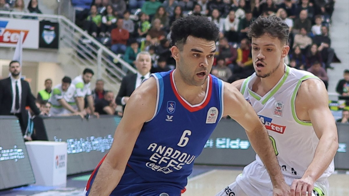 Anadolu Efes’ten Merkezefendi Belediyesi Basket’e 33 sayı fark!