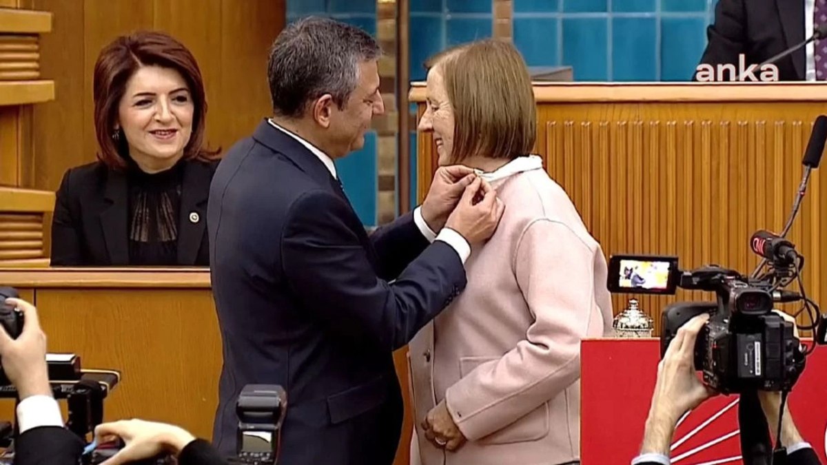 DEVA Partisi’nden istifa eden Selma Aliye Kavaf, CHP’ye katıldı