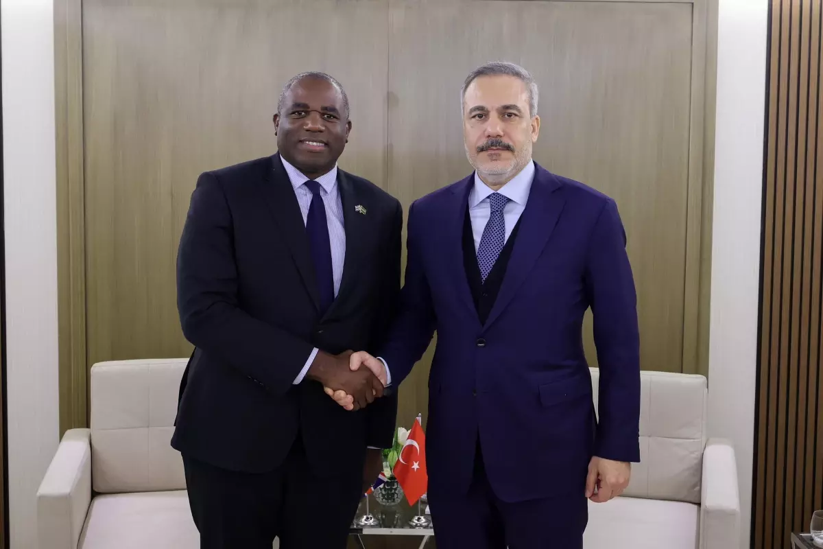 Hakan Fidan, Riyad’da David Lammy ile Görüştü