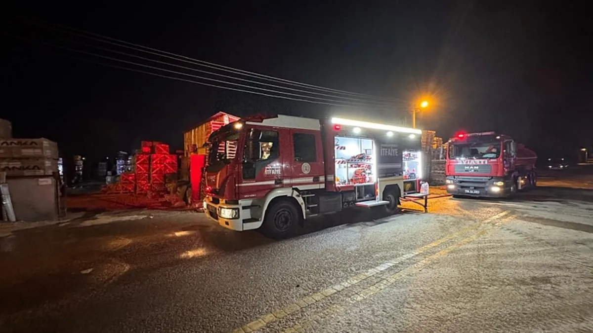 Ankara’da palet fabrikasında yangın paniği