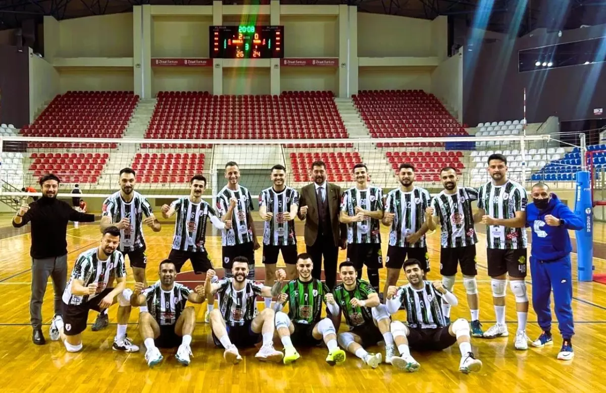 Denizlispor Voleybolda Yarı Finale İyi Başladı