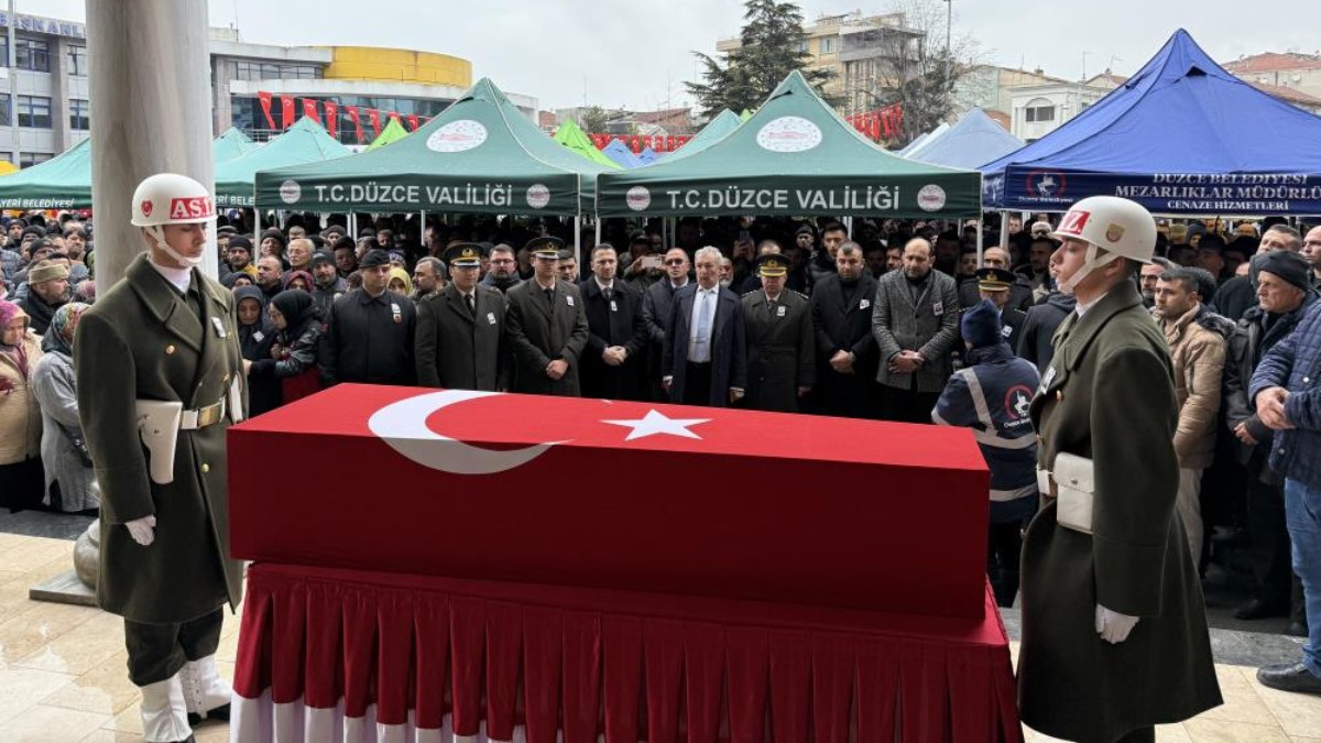 Şehit Uzman Çavuş Mustafa Bazna için cenaze töreni düzenlendi