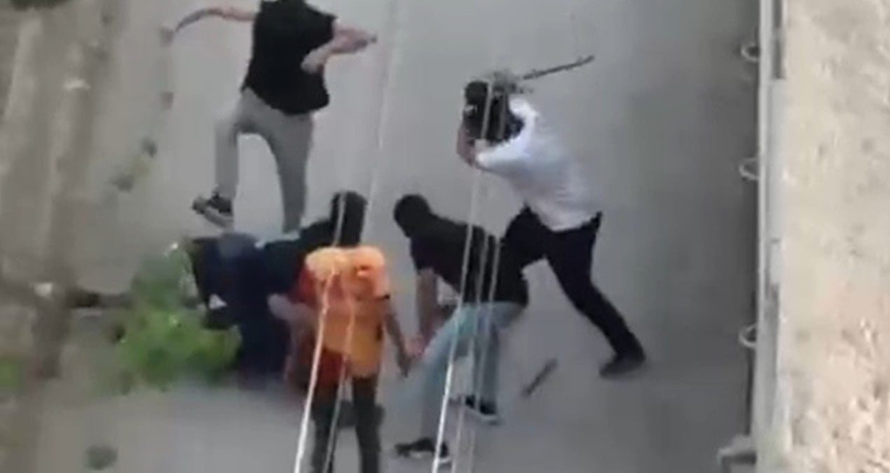 Adana’da ‘kar maskeli’ dehşet kamerada: 5 kişi, 1 kişiyi öldüresiye dövdü